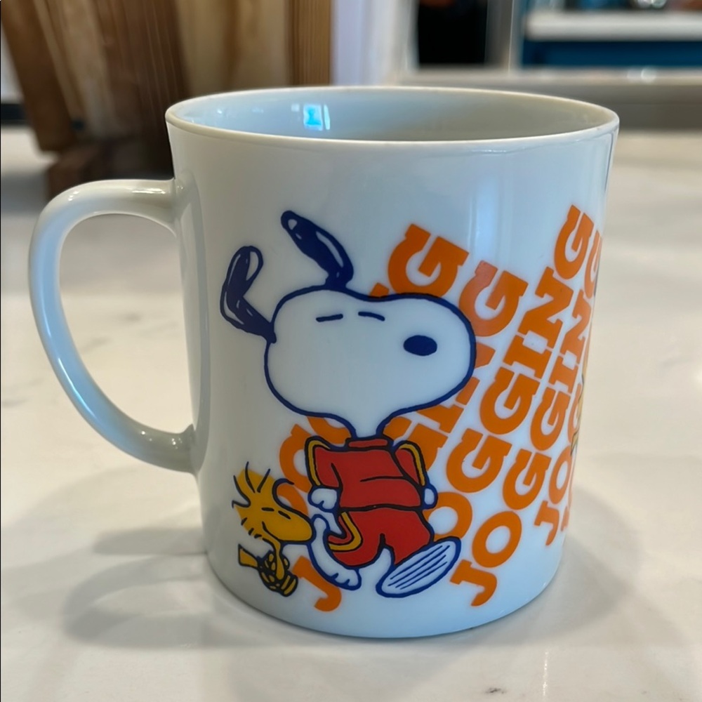 Snoopy Jogging Mug - White and Orange